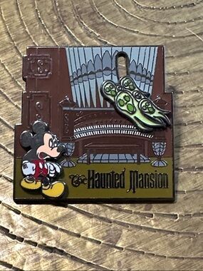 Disney Haunted Mansion Frightend Mickey Mouse Ghost Enamel Pin